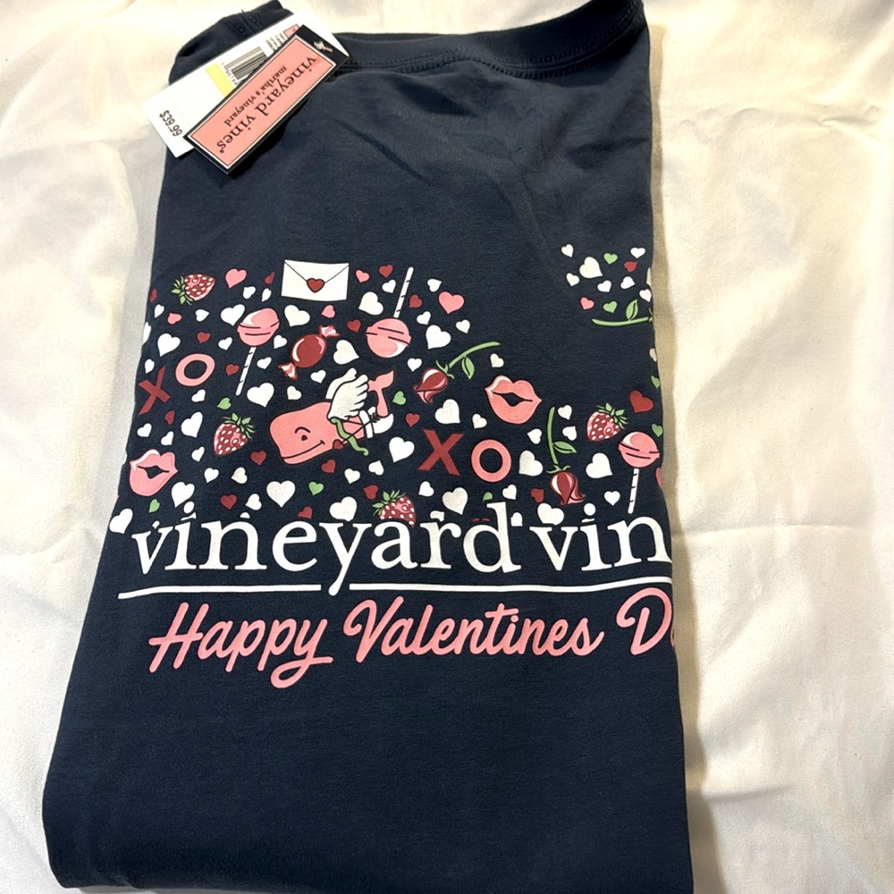 🆕 - Men’s Vineyard Vines Long Sleeve HAPPY VALENTINES DAY Tee Shirt